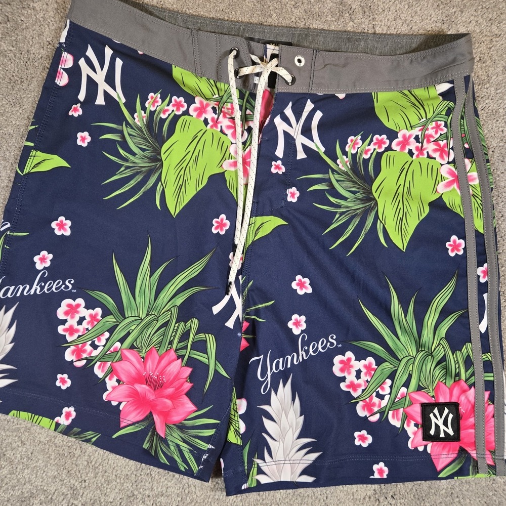 Hurley x 47 Brand Men's Phantom Tailgate New York Yankees Boardshorts Size 32